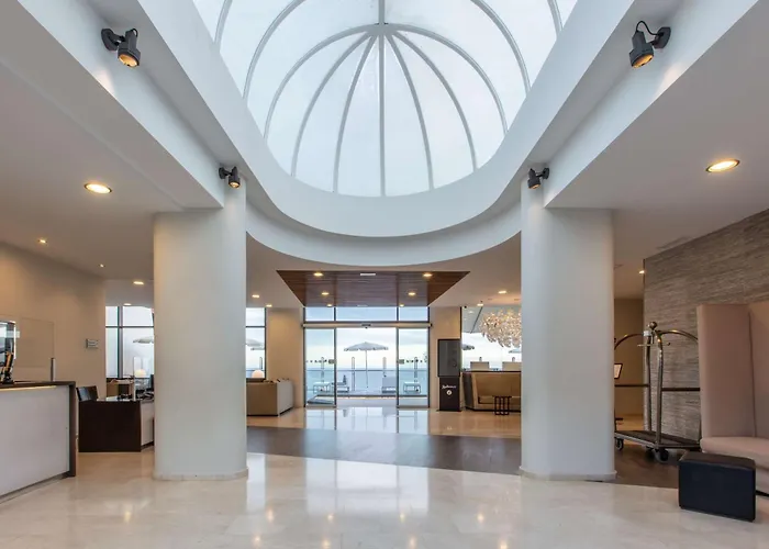 Отель Radisson Blu Gran Canaria Ла-Плайя-де-Арнегин